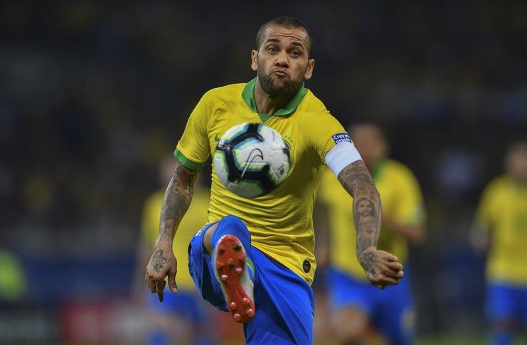 Dani Alves menilai timnas Brasil bermain lebih efektif saat melawan timnas Argentina pada semifinal Copa America 2019.