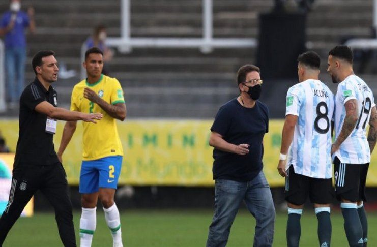 Emiliano Martinez Bela Diri Terkait Batalnya Laga Brasil vs Argentina