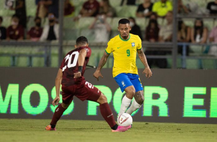 Gabriel Jesus dibuat frustrasi pada laga Venezuela vs Brasil.