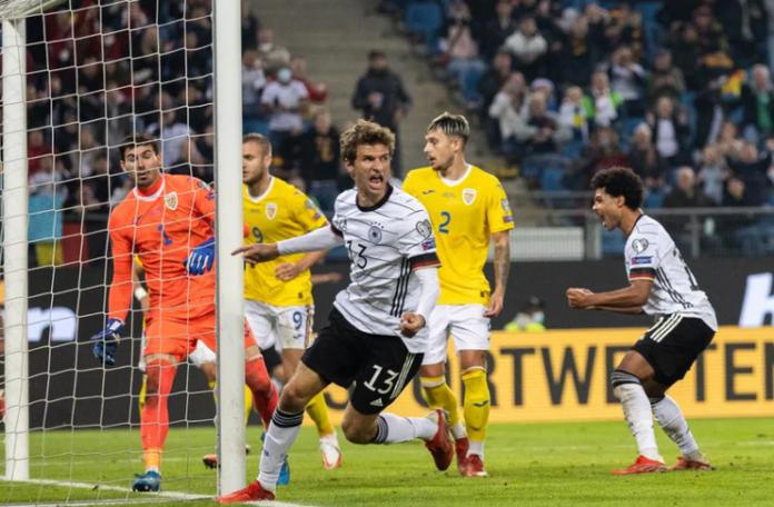 Hansi Flick - Jerman vs Rumania - uefa. com