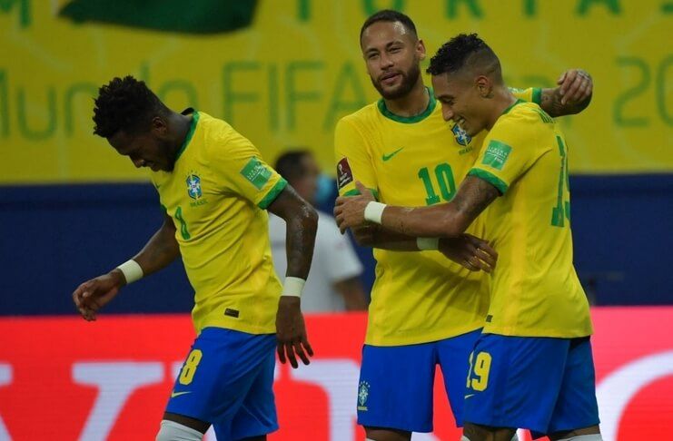 Raphinha mencetak 2 gol pada laga Brasil vs Uruguay.
