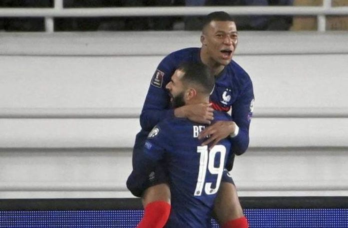 Kylian Mbappe dan Karim Benzema jadi duo pertama yang mencetak gol pada 4 laga beruntun timnas Prancis.