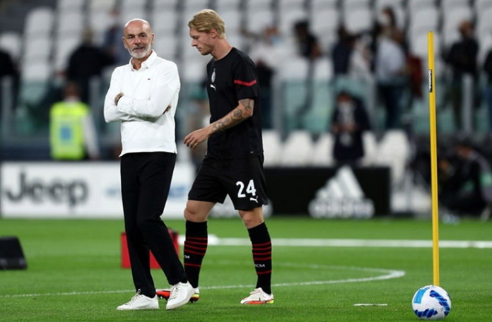 Simon Kjaer Samakan Stefano Pioli dengan Pelatih Denmark