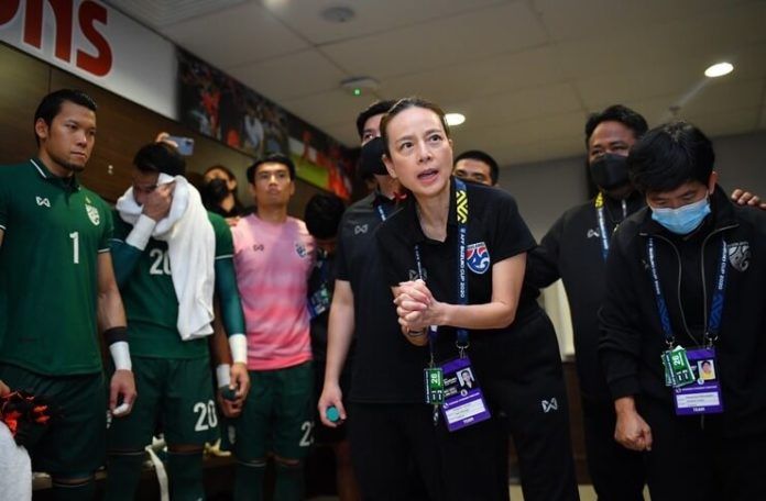 Madam Pang mengingatkan para pemain timnas Thailand untuk tak meremehkan timnas Indonesia.