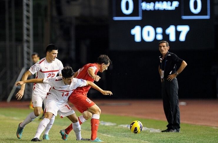 Singapura imbang 0-0 dengan Filipina pada leg I semifinal Piala AFF 2012.