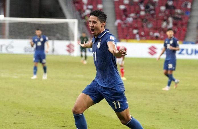 Bordin Phala siap mengacak-acak pertahanan Indonesia lagi pada leg II final Piala AFF 2020.