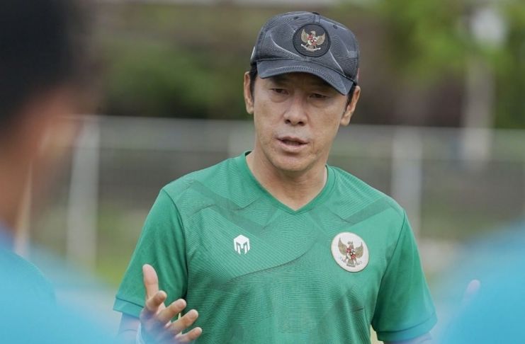 Shin Tae-yong terjengkang, latihan timnas Indonesia - PSSI