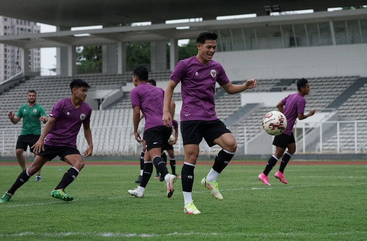 Timnas U-23 Indonesia batal berlaga di Piala AFF U-23 karena dilanda badai COVID-19.