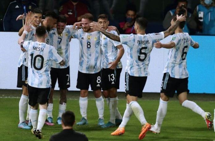 Lionel Messi cs. merayakan gol pembuka pada laga Argentina vs Venezuela.