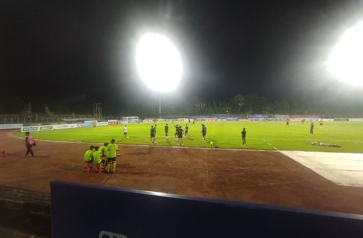 Mitos Pohon Beringin di Stadion I Gusti Ngurah Rai dan Baju Merah Bali United
