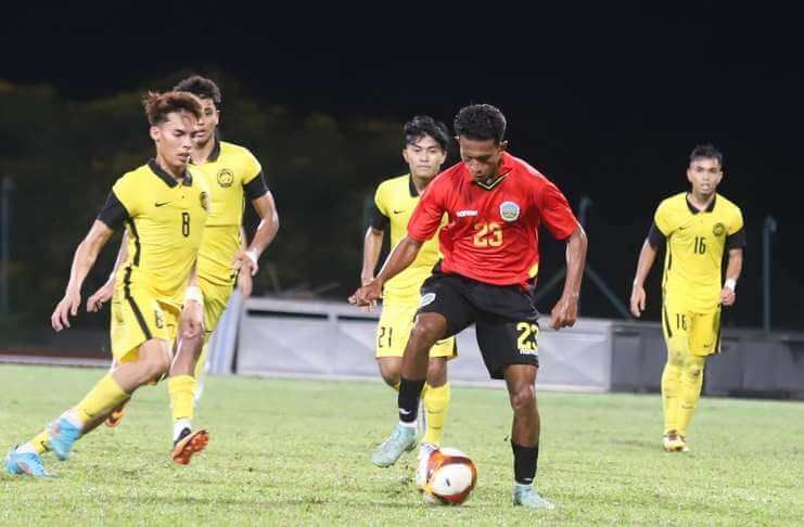 Brad Maloney hanya punya 19 pemain saat timnas U-23 malaysia kalah dari Timor Leste.