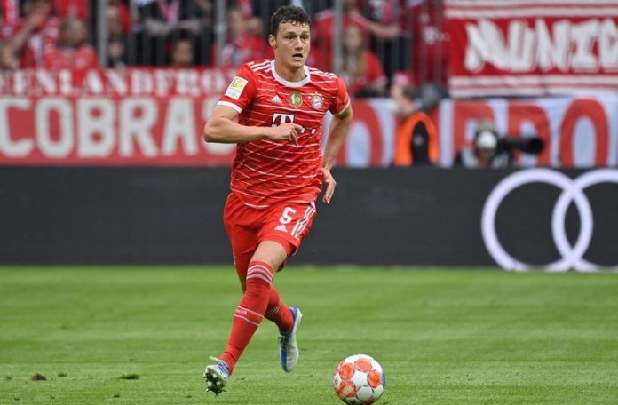 Noussair Mazraoui - Benjamin Pavard - Bayern Munich - web. de