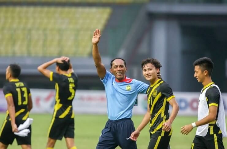 Hassan Sazali Mohd Waras membungkam kritik dengan mengantar Malaysia juara Piala AFF U-19 2022.