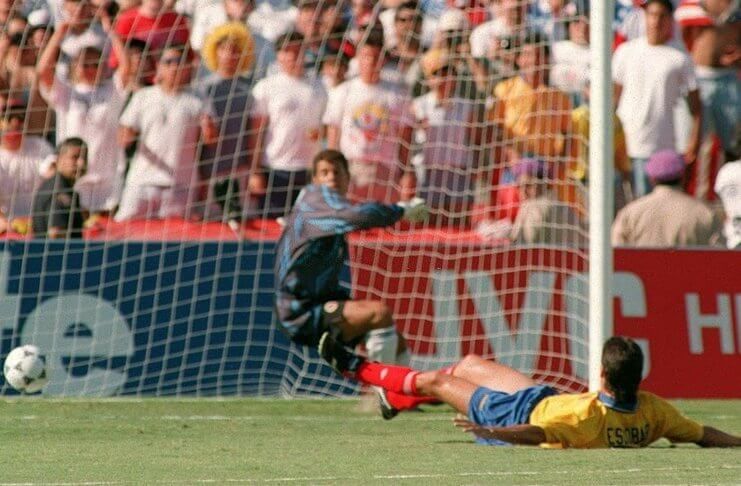 Andres Escobar tercatat di fakta Piala Dunia sebagai pencetak gol bunuh diri paling tragis.