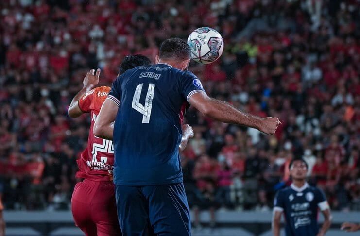 Bali United vs Arema FC Gol Bunuh Diri Menangkan Singo Edan 3 (@AremafcOfficial)
