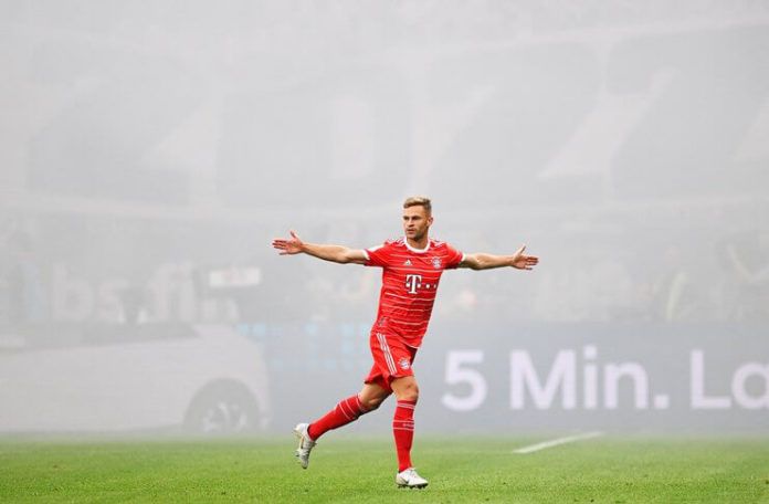 Bayern Munich Bantai Eintracht Frankfurt 6-1, Joshua Kimmich Masih Kecewa (@FCBayernEN)