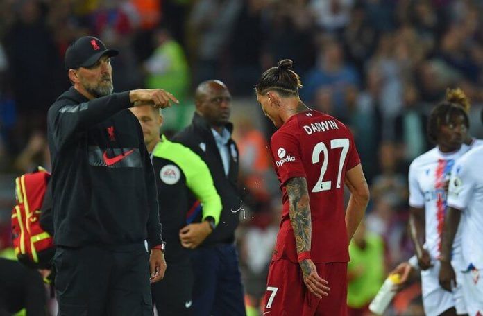 Darwin Nunez jadi pemain Liverpool pertama era Juergen Klopp yang dikartu merah karena perilaku kasar.