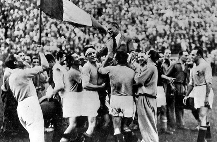 Italia juara Piala Dunia 1934 saat bertindak sebagai tuan rumah.