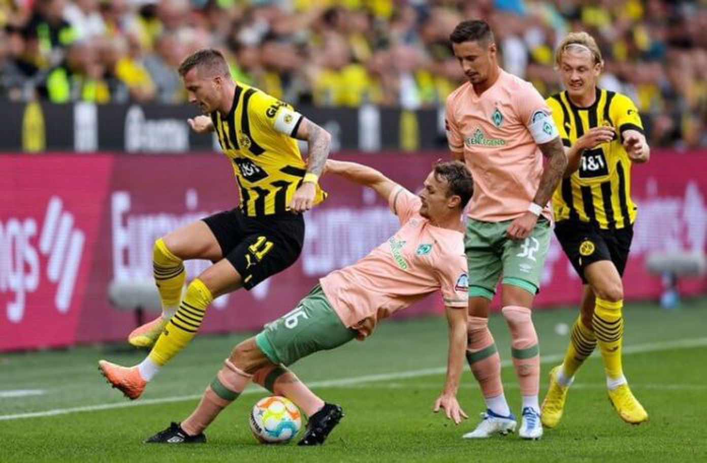 Marco Reus kecewa Borussia Dortmund kalah dari Werder Bremen di kandang sendiri.