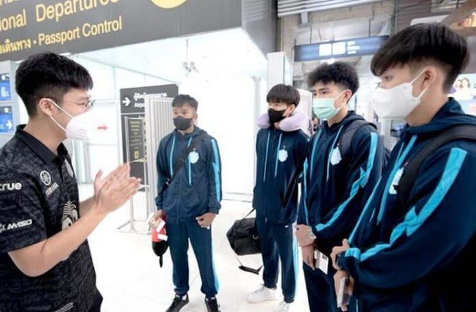 Buriram United mengirim 4 pemain mudanya ke Hokkaido Consadole Sapporo.