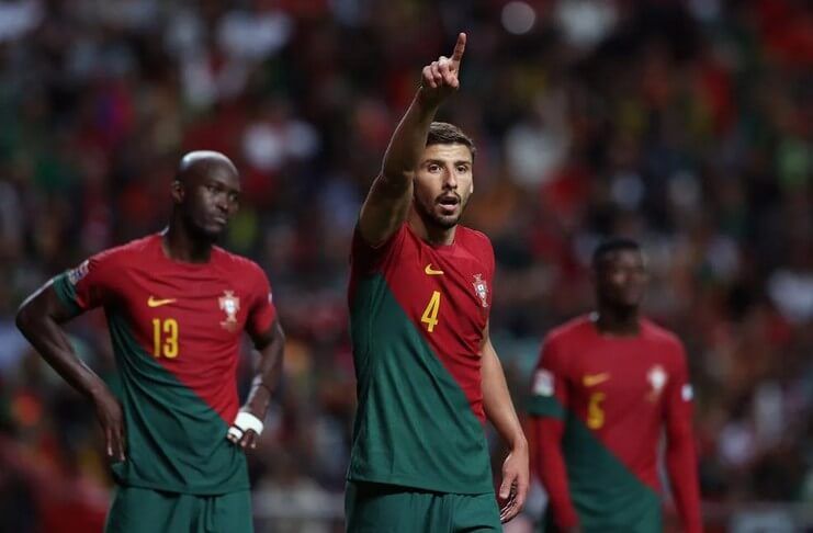 Fernando Santos Kecewa Portugal Kalah Spanyol Tak Punya Banyak Peluang - Ruben Dias (UEFA)