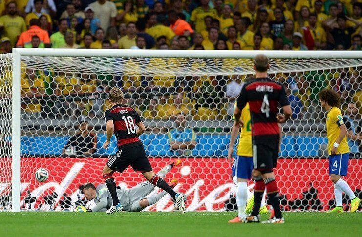 Laszlo Kiss waswas ketika melihat Toni Kroos mencetak 2 gol dalam kurung 2 menit saat Jerman menghadapi Brasil.