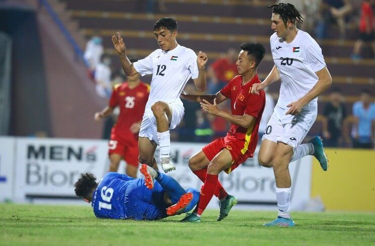 Penampilan timnas U-20 Vietnam saat melawan Palestina masih membuat gusar Dinh The Nam.