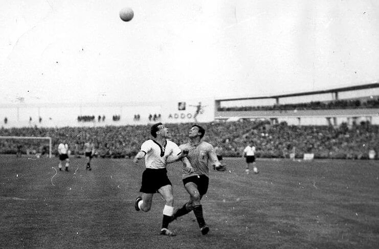 Argentina meminjam jersi Malmo saat terlibat sengketa kostum dengan Jerman Barat di Piala Dunia 1958.