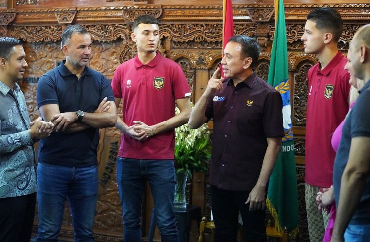Ivar Jenner dan Justin Hubner, calon pemain naturalisasi timna U-20 Indonesia, ketum PSSI Mochamad Iriawan 1 - PSSI
