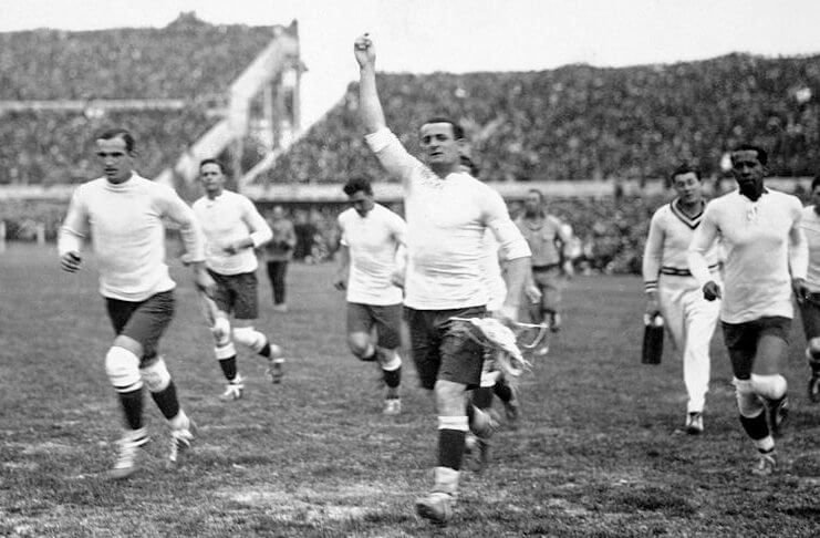 Jose Nasazzi jadi pemain terbaik Piala Dunia 1930.