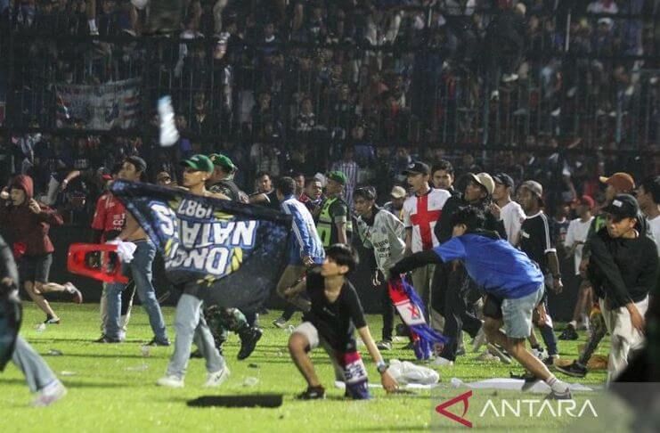 Kerusuhan Arema FC vs Persebaya Tragedi Terbesar Kedua di Dunia (Antara Ari Bowo Sucipto)