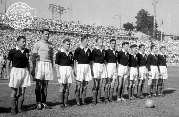 Skotlandia masuk catatan fakta Piala Dunia karena hanya membawa 13 pemain ke Piala Dunia 1954.