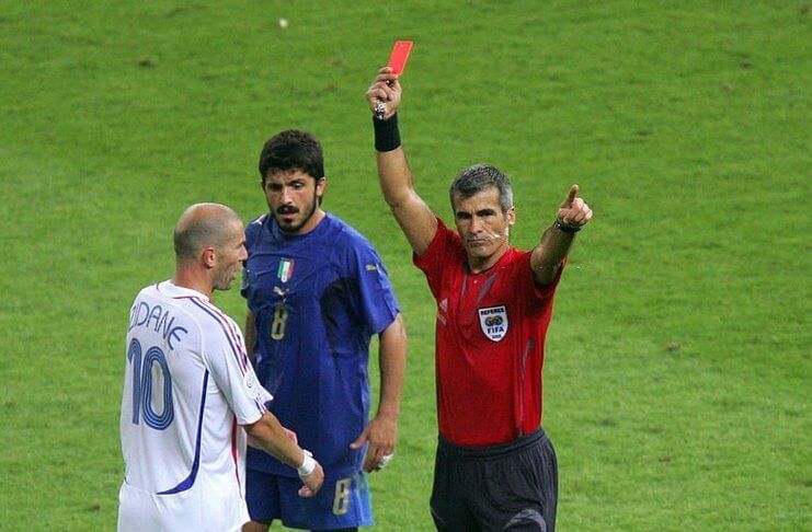 Zinedine Zidane menyamai rekor 2 kartu merah milik Rigobert Song pada 2006.