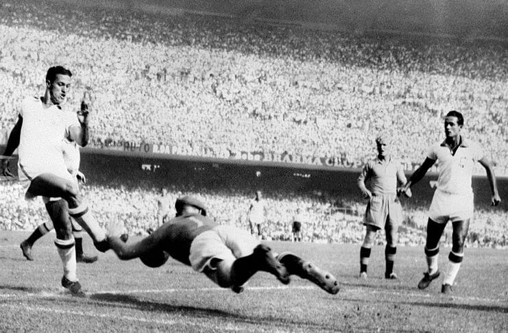 Ademir tampil sebagai pencetak gol terbanyak Piala Dunia 1950.