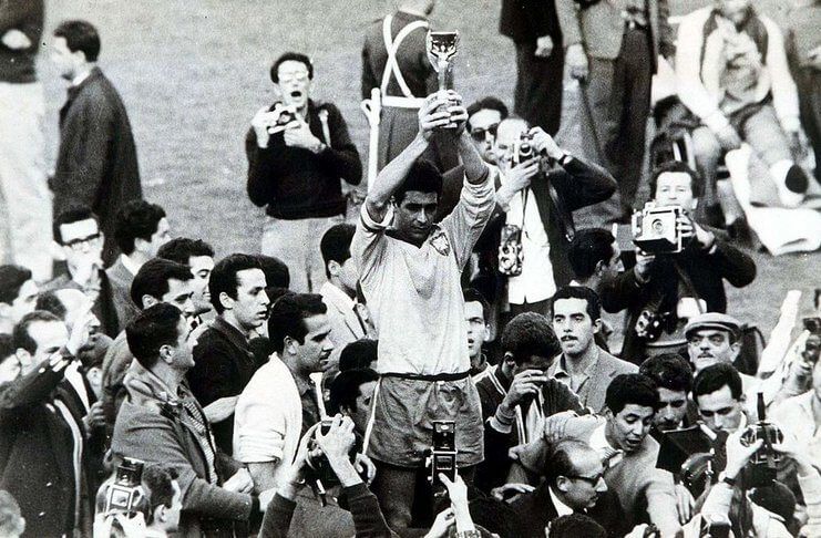 Brasil mempertahankan gelarnya di Piala Dunia 1962.