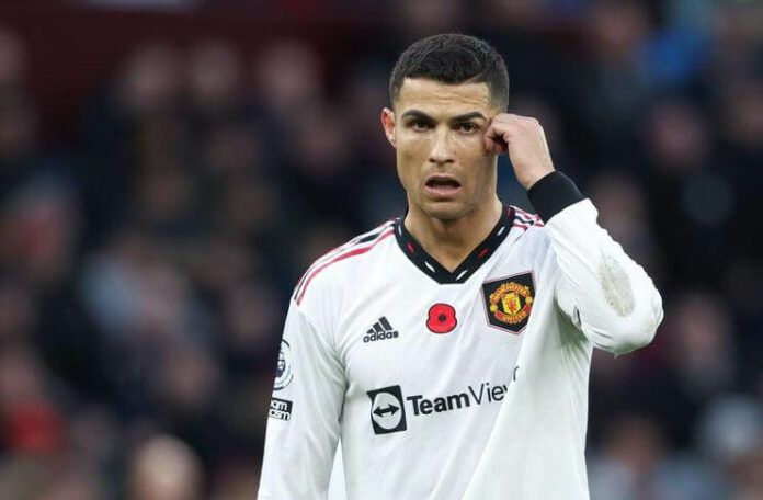Cristiano Ronaldo menjelaskan alasan tak ikut pramusim Manchester United.