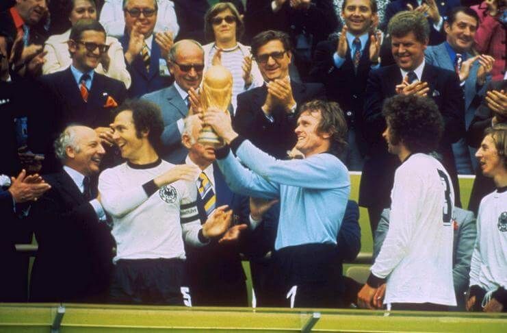 Jerman Barat juara untuk kedua kalinya di Piala Dunia 1974.