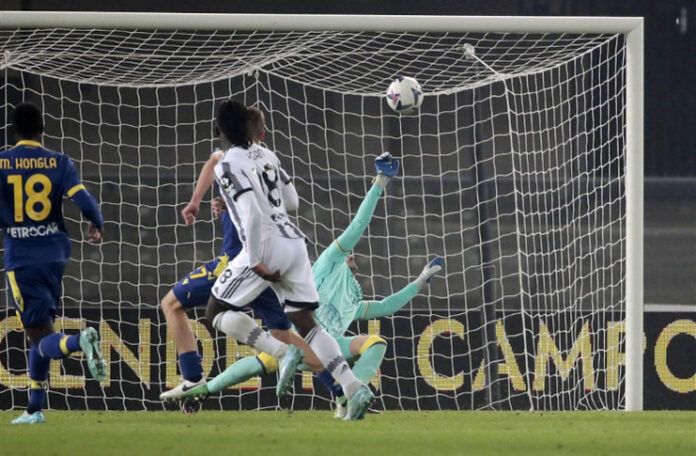 Momen Kontroversi Warnai Kemenangan Juventus Lawan Hellas Verona (@footballitalia)