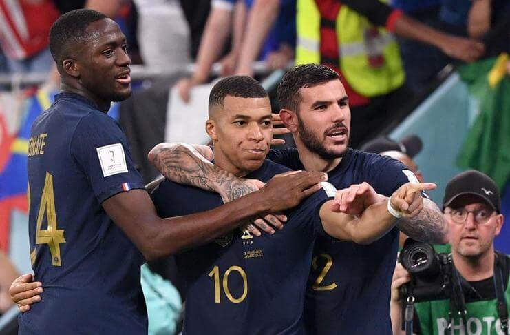 Prancis jadi tim pertama yang lolos ke babak 16 besar Piala Dunia 2022.