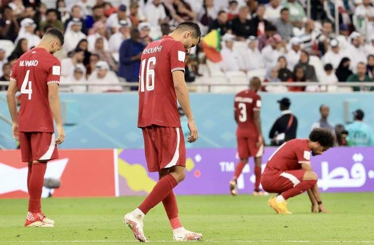Qatar jadi tuan rumah kedua yang tersisih pada fase grup Piala Dunia.