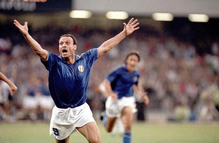 Salvatore Schillaci secara mengejutkan jadi top scorer Piala Dunia 1990.