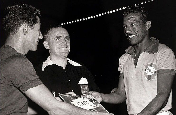 Zizinho jadi pemain terbaik Piala Dunia 1950.