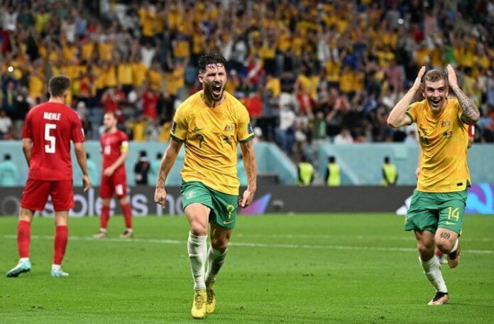Australia vs Denmark Gol Ciamik Mathew Leckie Bawa Socceroos ke 16 Besar 3 (@Socceroos)