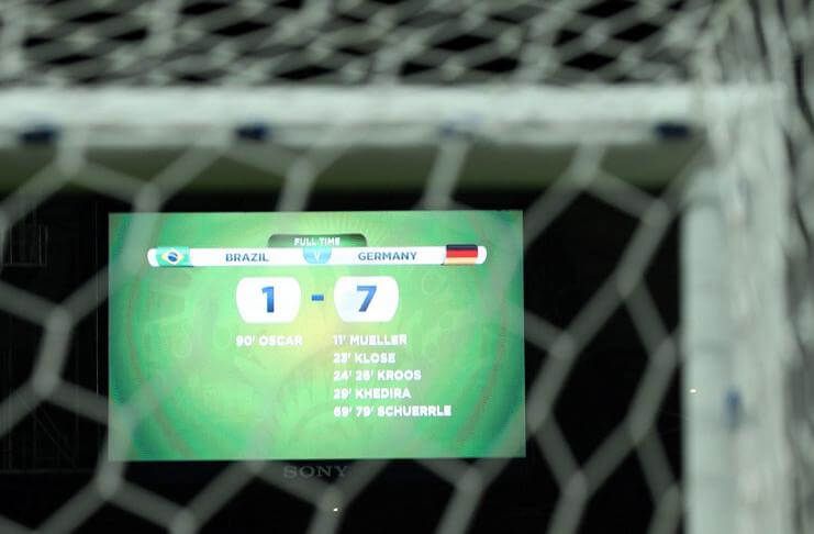 Jerman membukukan 2 rekor saat menang 7-1 atas Brasil di semifinal Piala Dunia 2014.