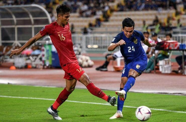 Laga Indonesia vs Thailand pada fase grup Piala AFF 2018 berakhir 4-2 bagi Changsuek.