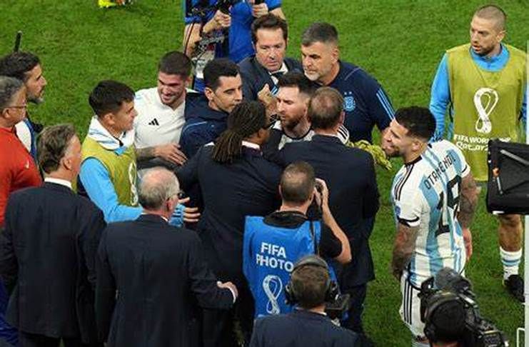 Lionel Messi Belanda vs Argentina Piala Dunia 2022 - Reuters