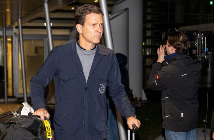 Oliver Bierhoff meninggalkan posnya di DFB.