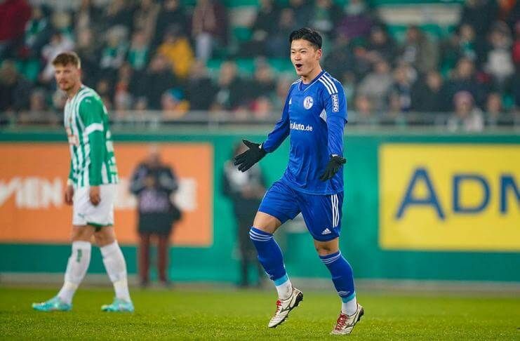 Soichiro Kozuki bisa jadi harapan baru FC Schalke 04 untuk mendulang gol.