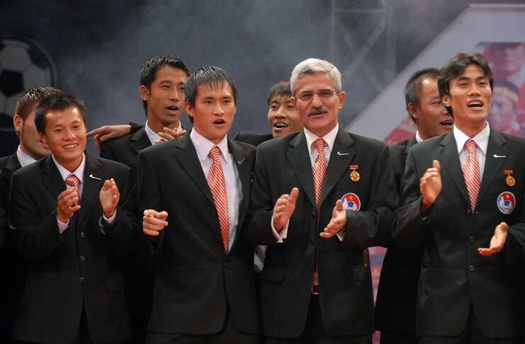 Henrique Calisto mengantar timnas Vietnam juara Piala AFF 2008.