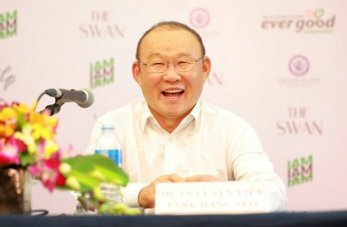Park Hang-seo merasa berat jika harus menangani tim lain di ASEAN.